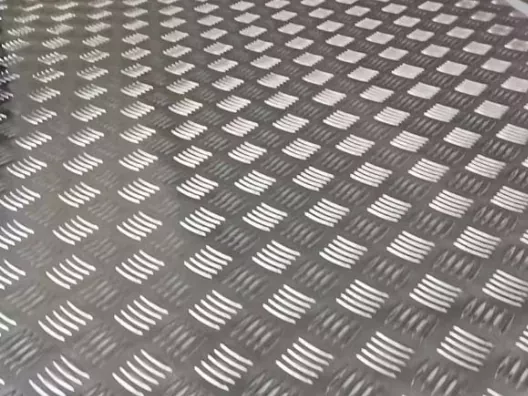 Plaque à carreaux en aluminium